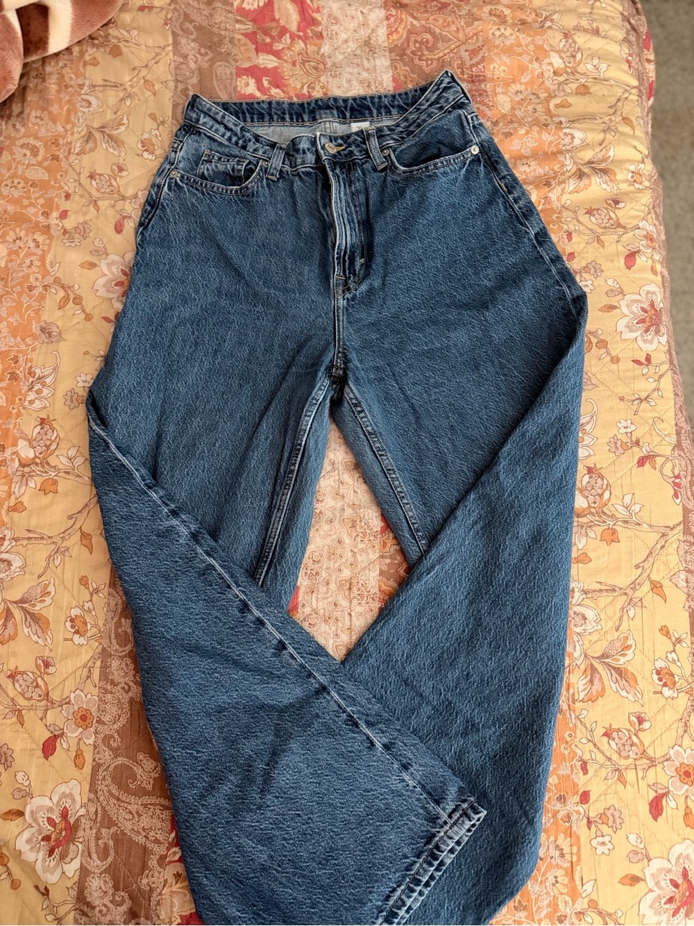 H&M Classic Straight-Leg Dark Blue Jeans
